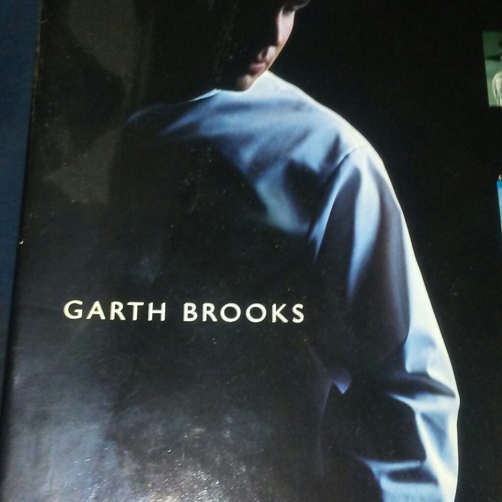 Garth Brooks Box with Snazzy Music Booklet